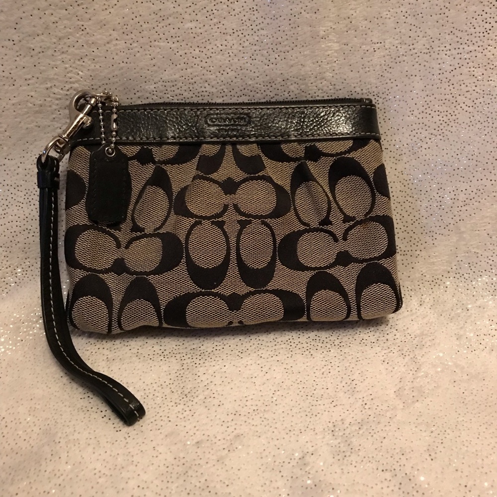 Coach Signature Black Wristlet